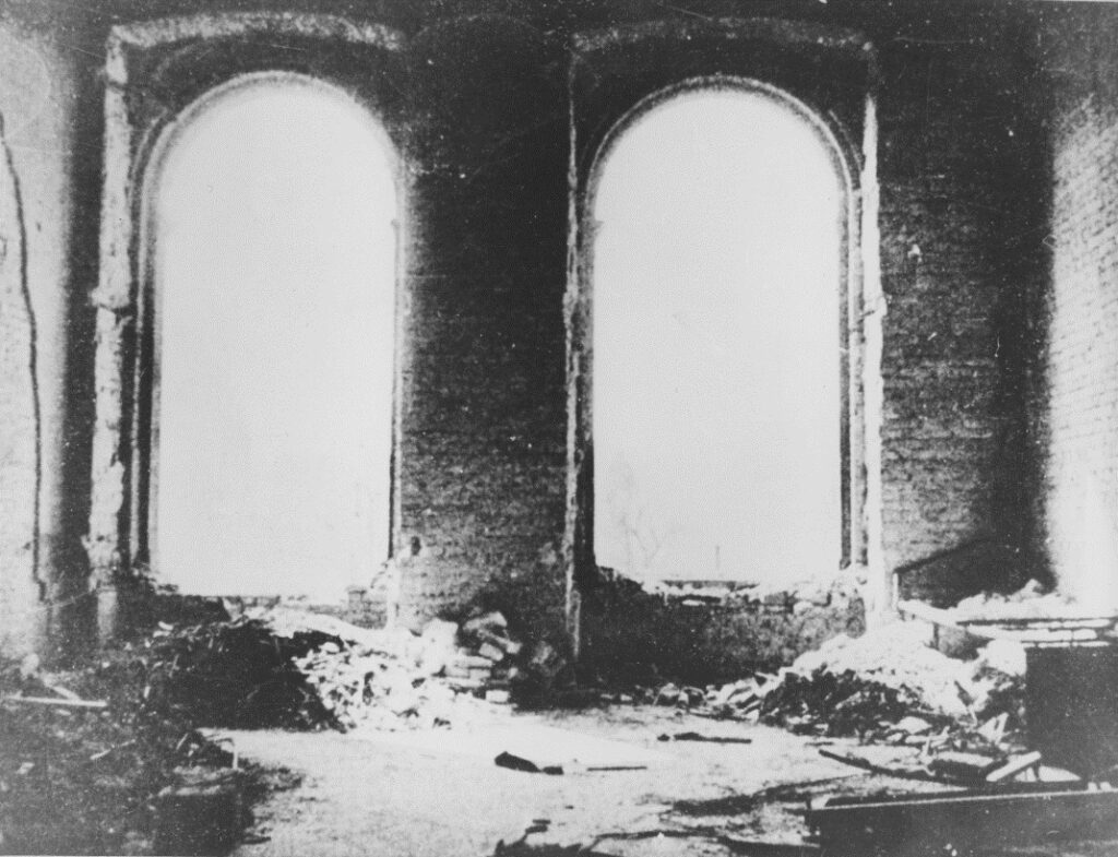 A háború pusztítása a Képesteremben